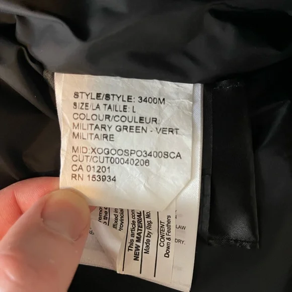 Canada Goose L Parka. Retailed for $1200+ Barely worn LIKE NEW. Worn 10 times.